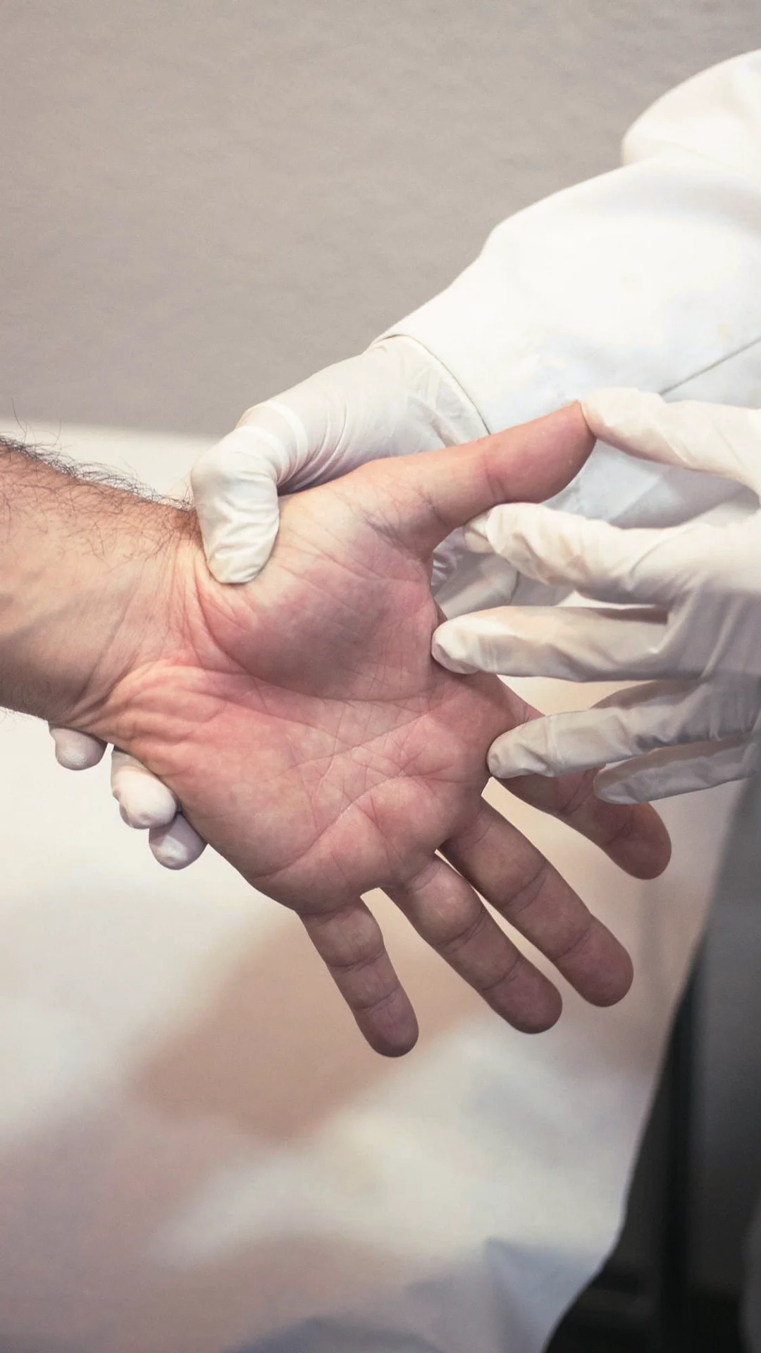 Hand surgery to restore function, performed in Merida