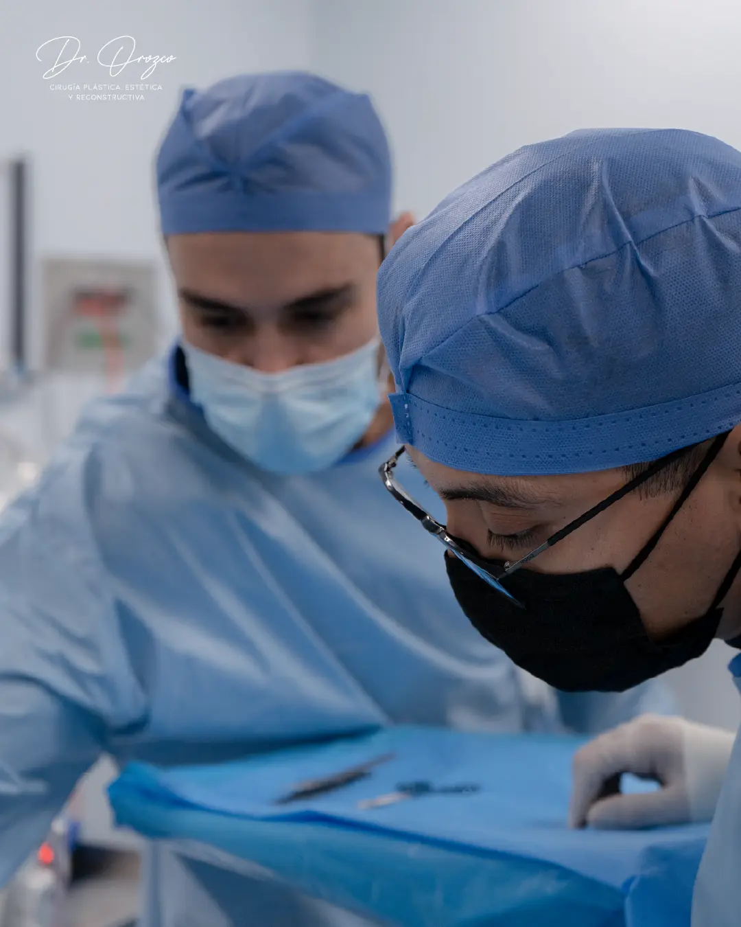Surgeons from Dr. Orozco's team operating in Merida